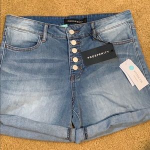 Size 30 Prosperity shorts. Light denim. Brand new!